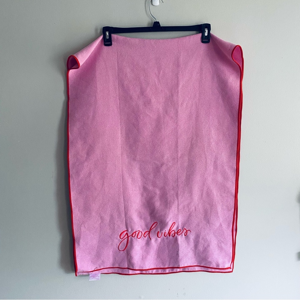 Summer & Rose by FabFitFun Pink & Red Good Vibes Microfiber Yoga Towel